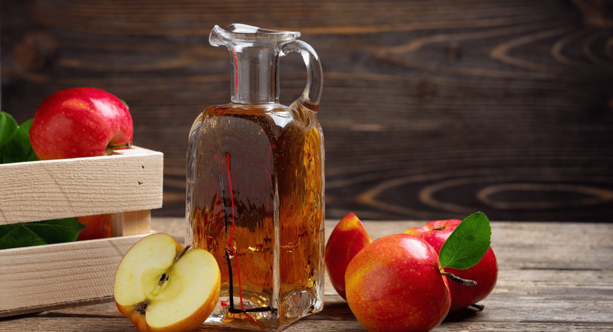 Up close image of apple cider vinegar.