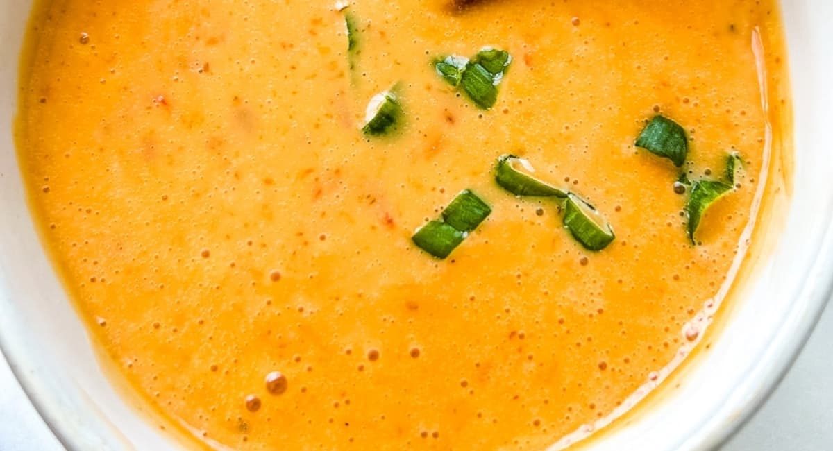 Overhead image of bang bang sauce.