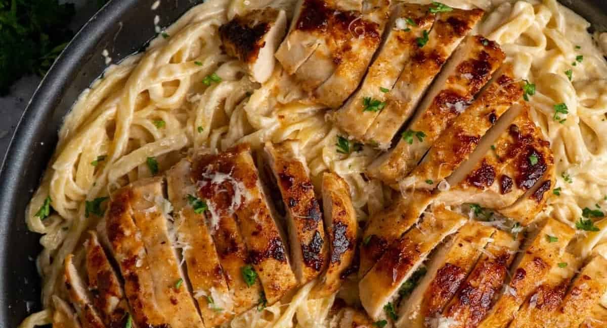 Overhead image of garlic parmesan chicken alfredo.