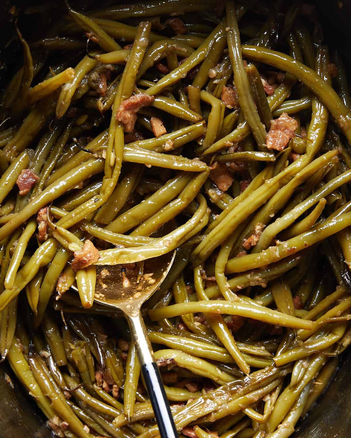 Up close overhead image of crockpot green beans.