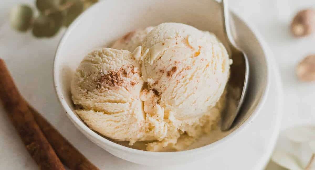 Overhead image of eggnog ice cream.