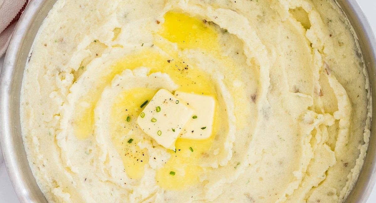 Overhead image of garlic herb mashed potatoes.