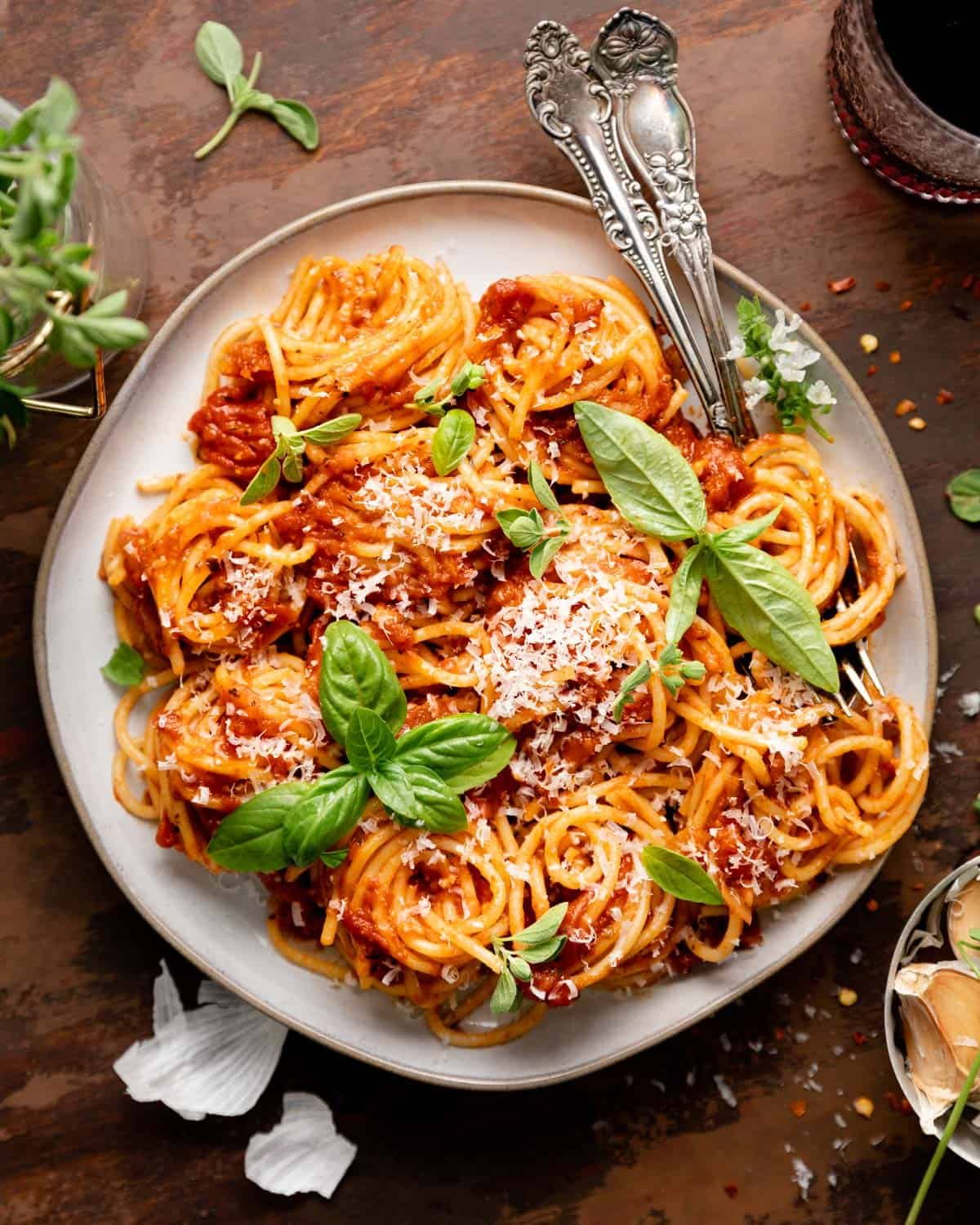 overhead of sauce on spaghetti