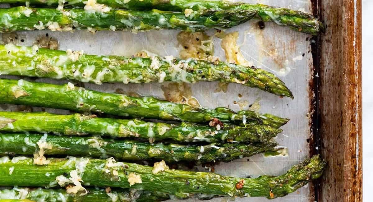 Overhead image of garlic parmesan asparagus.