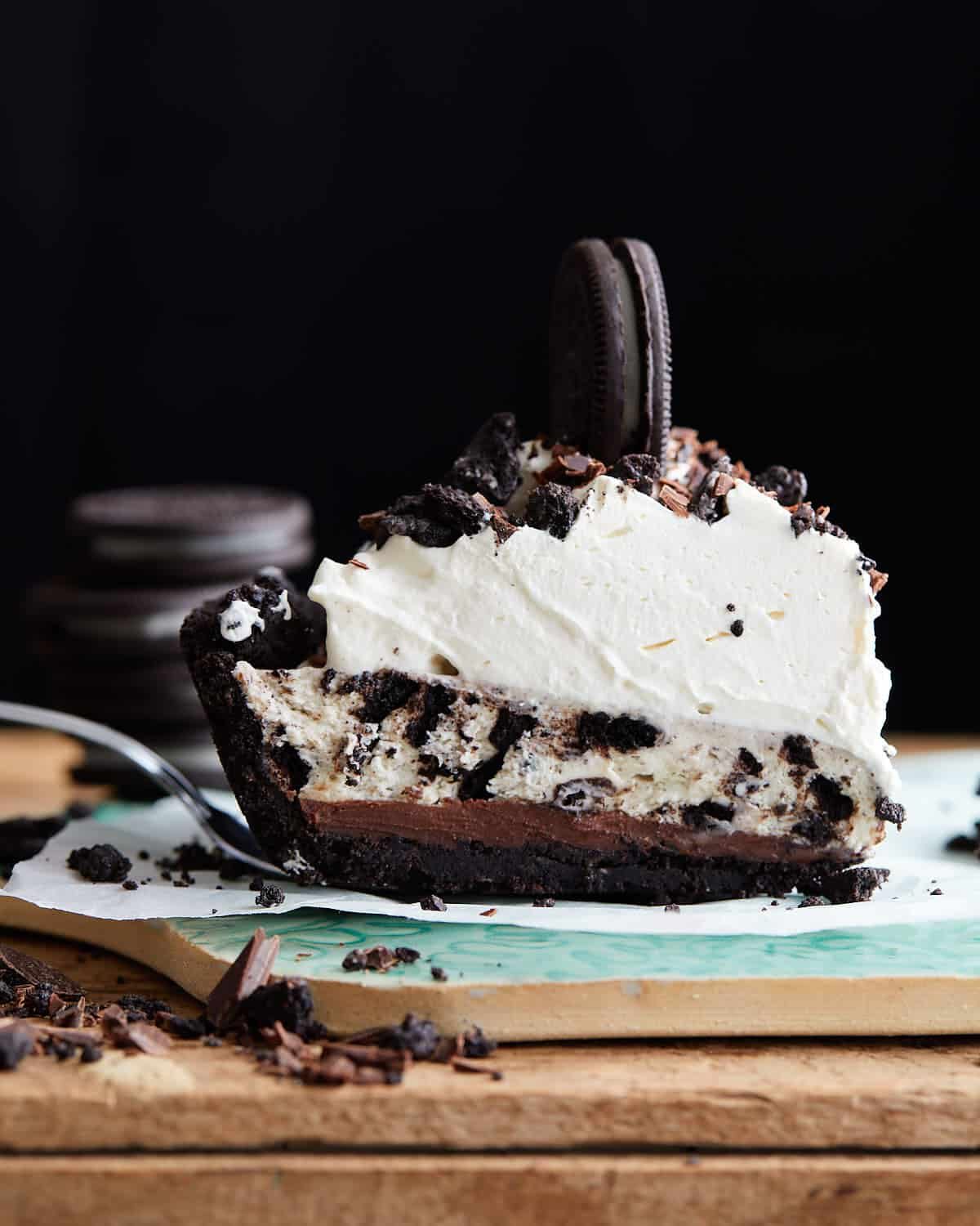 Image of sliced no bake oreo cheesecake pie.