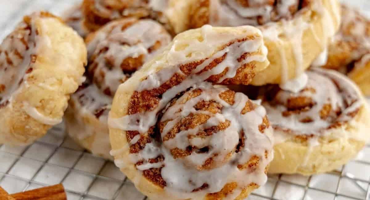 Up close image of puff pastry cinnamon rolls.
