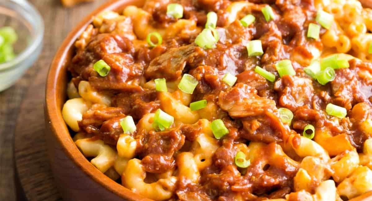 Up close image of pulled pork mac and cheese.