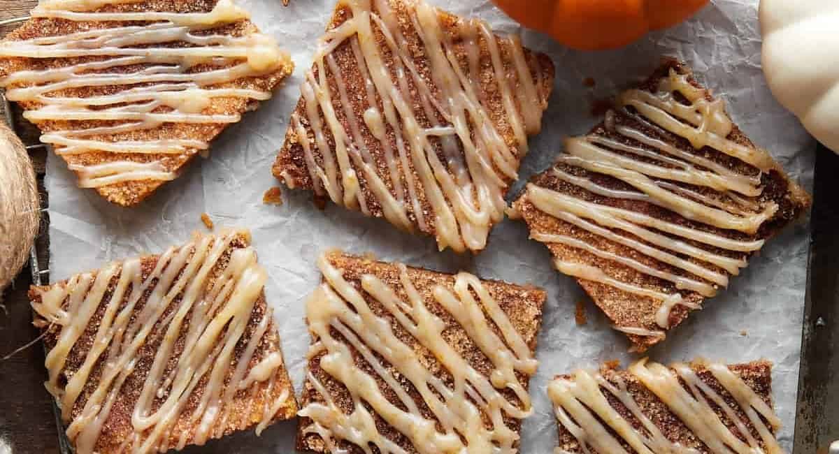 Overhead image of pumpkin snickerdoodle bars.