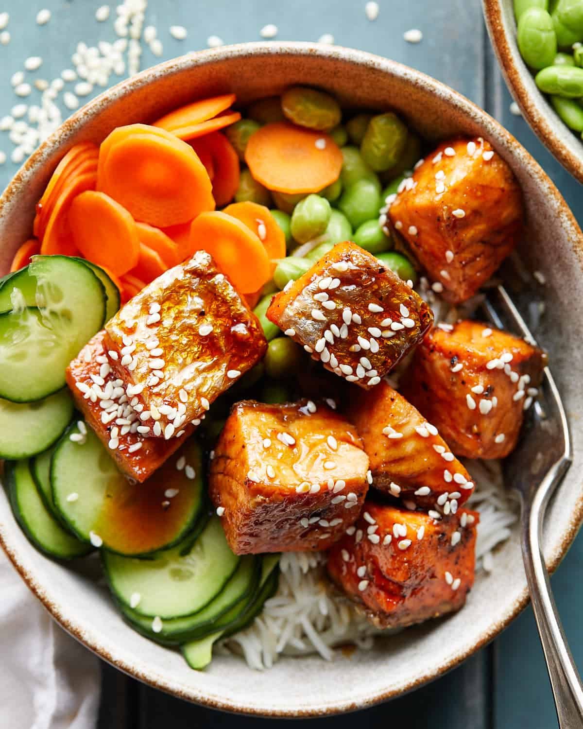 Up close image of teriyaki salmon rice bowls.