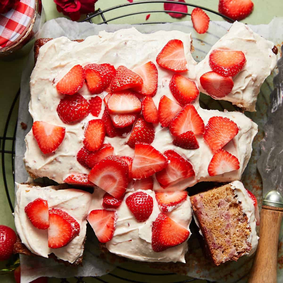 Easy Strawberry Snack Cake
