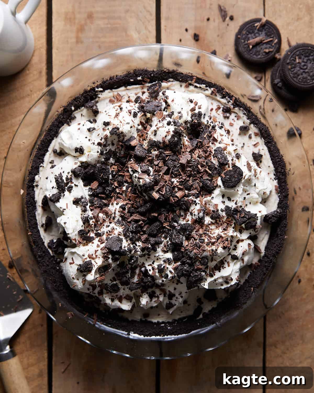 Effortless Oreo Cheesecake Bliss 6 Overhead image of no bake oreo cheesecake pie.