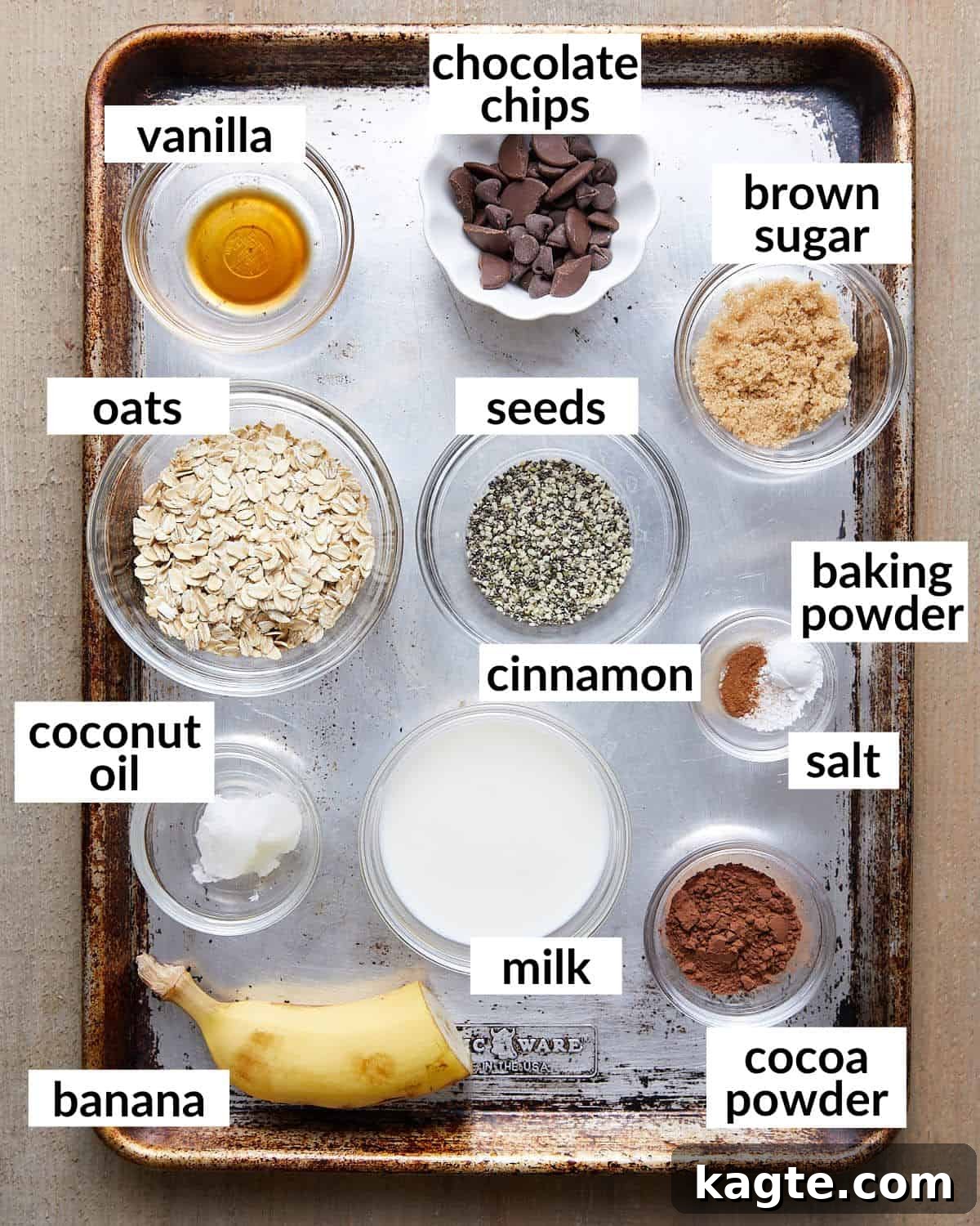 Quick One-Bowl Microwave Baked Oats 3 Overhead image of ingredients needed for microwave baked oats.