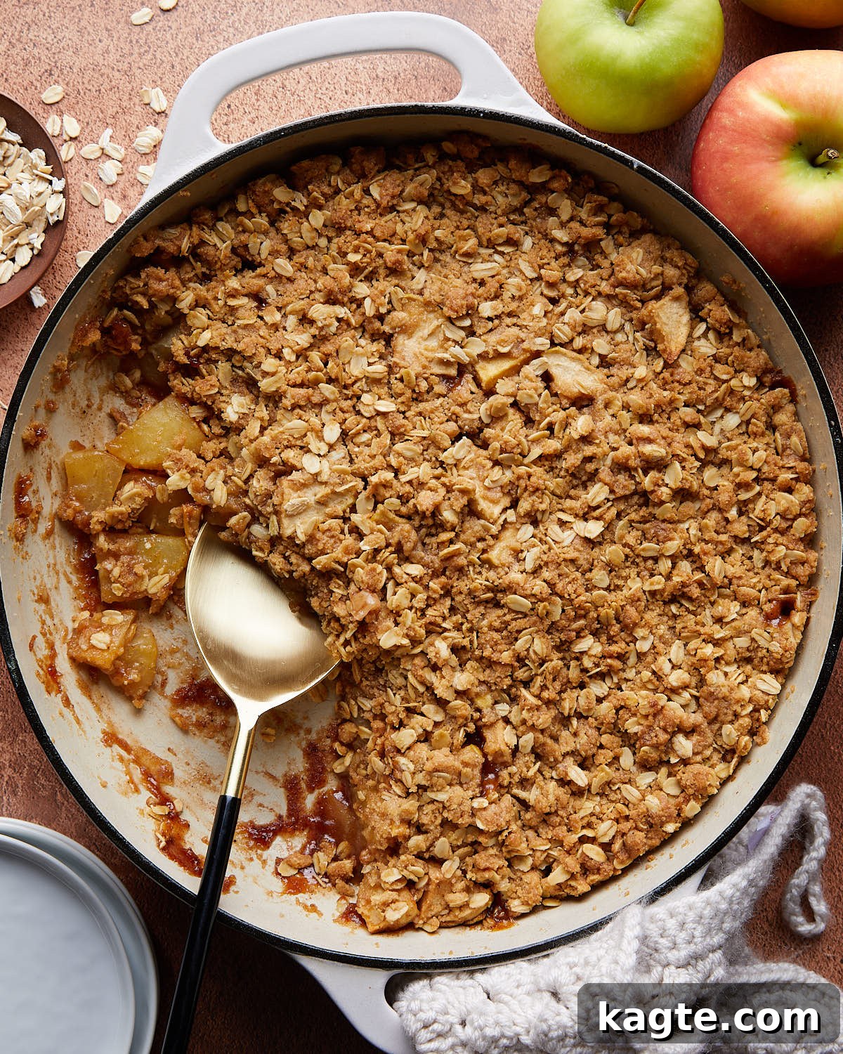 Ultimate Dutch Oven Apple Crumble 6 Overhead image of dutch oven apple pie crisp.