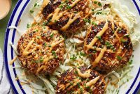 Flavor-Packed Salmon Burgers with Zesty Sriracha Aioli
